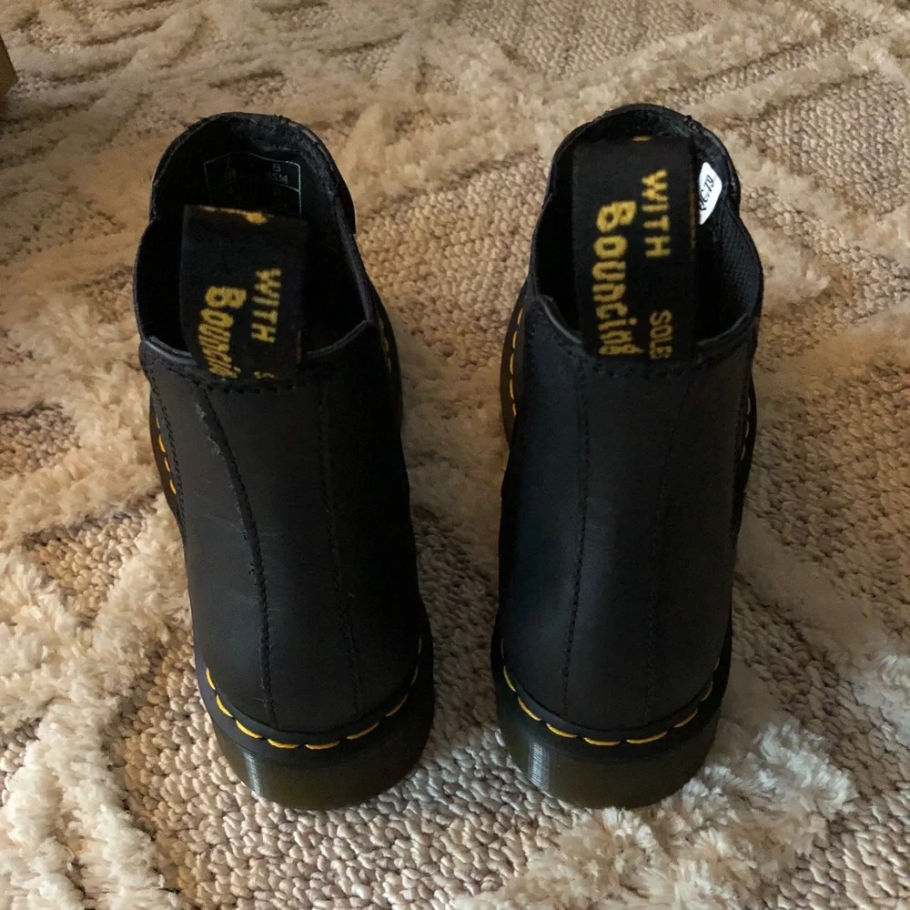 Dr. Martens Black Nappa Leather Chelsea Boots, men’s 8 women’s 9 - Picture 3 of 7